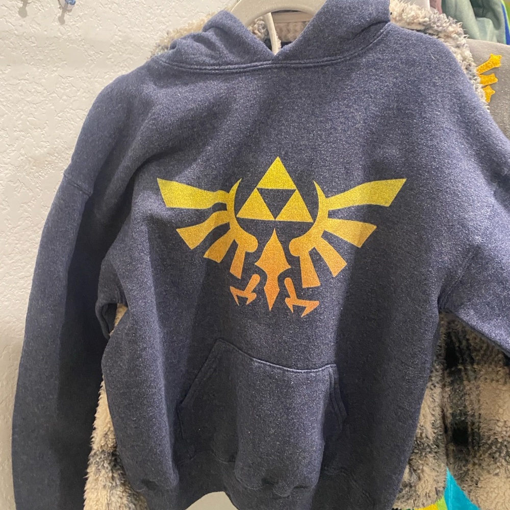Kids size 6/7 small official Nintendo zelda hoodie